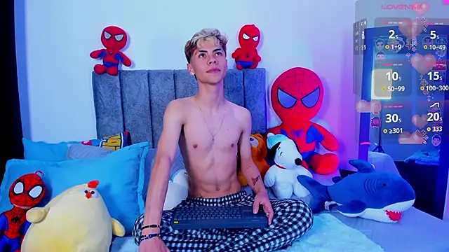 Snapshot of Callum_777 chatting on March 21, 6:29 am Callum 777 online show from March 21, 6:29 am