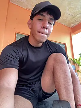 Alejandrososas online show from July 3, 4:13 pm