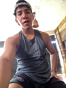 Alejandrososas online show from July 8, 5:50 pm