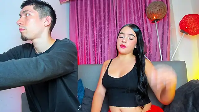 Snapshot of Play_with_belly chatting on April 6, 12:52 am Play with belly online show from April 6, 12:52 am