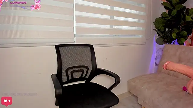 Antonella Moretti  online show from February 28, 4:30 pm