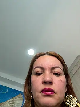Snapshot of Viictoria-Jones chatting on April 3, 9:51 am Viictoria-Jones online show from April 3, 9:51 am