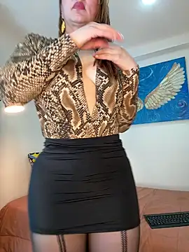 Snapshot of Viictoria-Jones chatting on April 15, 10:11 am Viictoria-Jones online show from April 15, 10:11 am