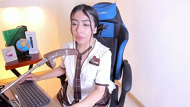 Valecute  online show from March 11, 8:04 pm