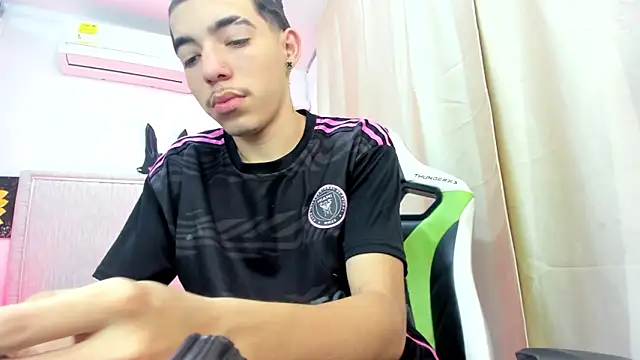 Bad bunnyy  online show from February 21, 12:17 pm