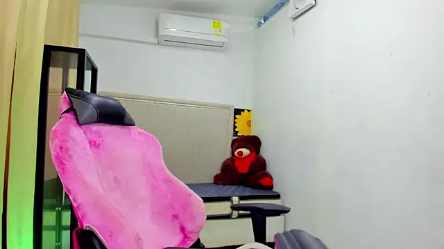 Bad bunnyy  online show from March 29, 11:54 am