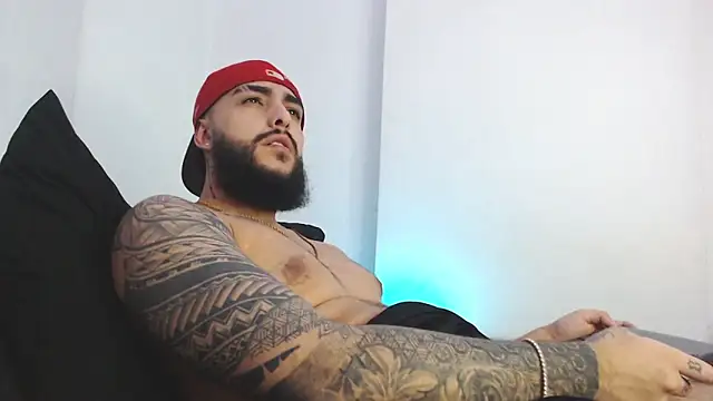 Snapshot of SantiagoHincapiie chatting on March 19, 5:11 am SantiagoHincapiie online show from March 19, 5:11 am