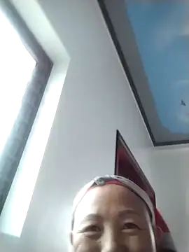 Snapshot of TiffinyDi chatting on February 20, 5:48 am TiffinyDi online show from February 20, 5:48 am