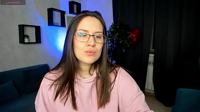 Snapshot of asti_bubbles chatting on March 9, 1:31 am asti bubbles online show from March 9, 1:31 am