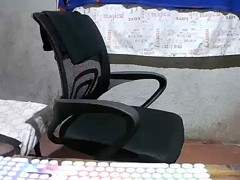Snapshot of Radiant_smile chatting on May 31, 1:18 pm Radiant smile online show from May 31, 1:18 pm