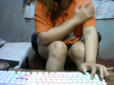 Snapshot of Radiant_smile chatting on June 5, 7:41 pm Radiant smile online show from June 5, 7:41 pm