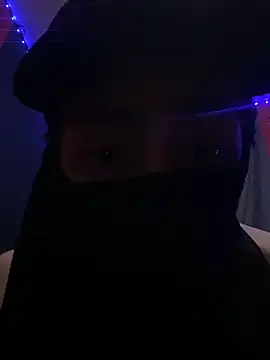 Snapshot of leohot66 chatting on April 14, 4:40 am leohot66 online show from April 14, 4:40 am