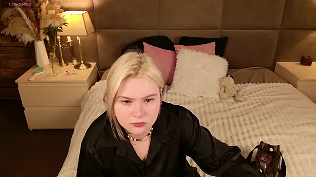Ivy Marlowe online show from June 13, 5:16 am