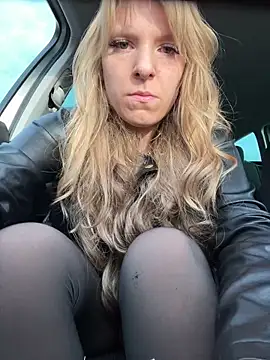 Snapshot of TiffyRose chatting on March 25, 6:30 am TiffyRose online show from March 25, 6:30 am