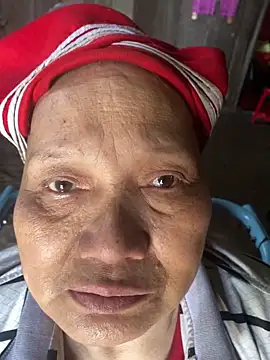 Snapshot of -Petti- chatting on February 21, 6:36 am -Petti- online show from February 21, 6:36 am