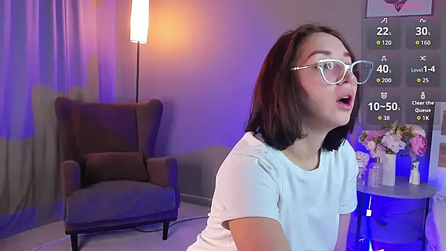 Snapshot of Tiffany_Robinson chatting on March 15, 3:01 am Tiffany Robinson online show from March 15, 3:01 am