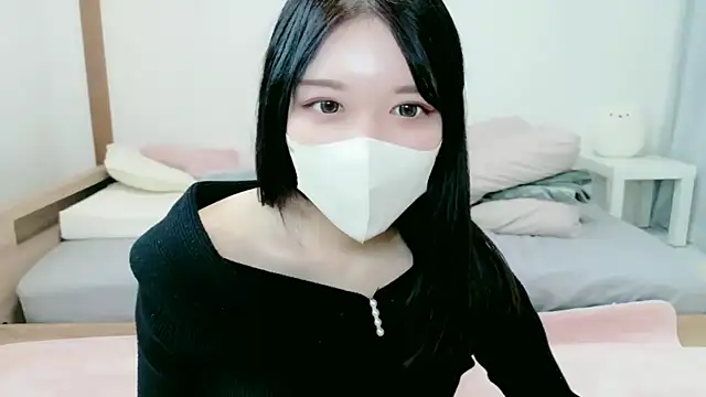 natsuka-chan online show from March 7, 5:37 am