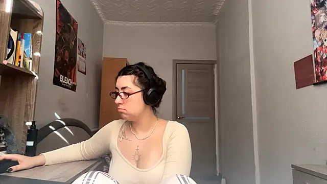 Snapshot of AshlynWabasha chatting on March 14, 7:03 am AshlynWabasha online show from March 14, 7:03 am