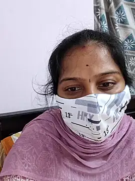 Shaliniqueen online show from June 12, 1:43 pm