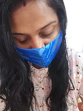 Shaliniqueen online show from June 19, 6:29 am