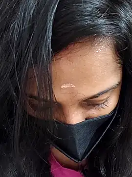 Shaliniqueen online show from July 10, 1:03 pm