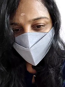 Shaliniqueen online show from July 11, 1:47 pm