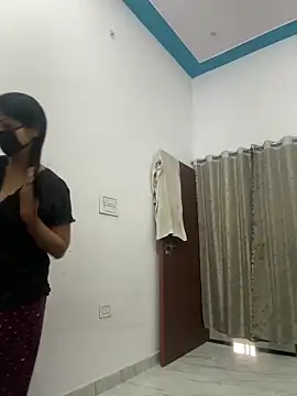 Snapshot of Daisy-Pandey chatting on April 4, 12:57 pm Daisy-Pandey online show from April 4, 12:57 pm