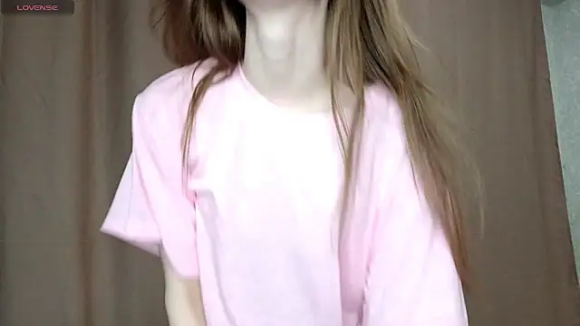 LeslieShay online show from February 24, 5:33 pm