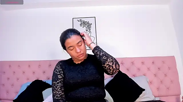 Snapshot of ZeynepYilmaz chatting on March 19, 3:32 am ZeynepYilmaz online show from March 19, 3:32 am