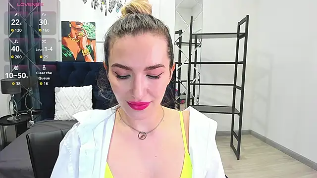 StellaAlluring online show from April 13, 7:47 am