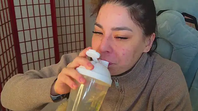 Erika Moan  online show from April 9, 6:02 am