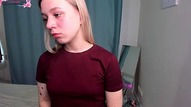 Snapshot of Stacy_Soft chatting on March 12, 7:20 pm Stacy Soft online show from March 12, 7:20 pm