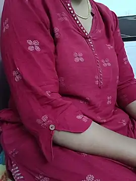 Queenlipx online show from March 29, 2:50 pm