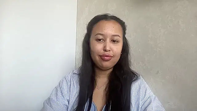 Snapshot of Dana_005 chatting on March 18, 9:45 am Dana 005 online show from March 18, 9:45 am