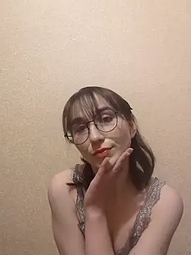 Snapshot of Ella17582 chatting on February 26, 7:35 pm Ella17582 online show from February 26, 7:35 pm