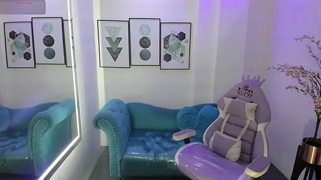 Chloe meoww online show from July 6, 11:51 am