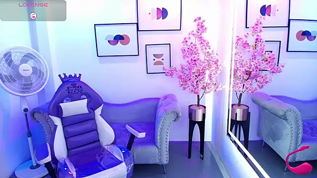 Chloe meoww online show from July 21, 11:45 am