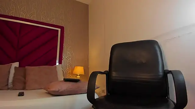 Snapshot of Dominic_Foxx chatting on March 5, 3:08 pm Dominic Foxx online show from March 5, 3:08 pm