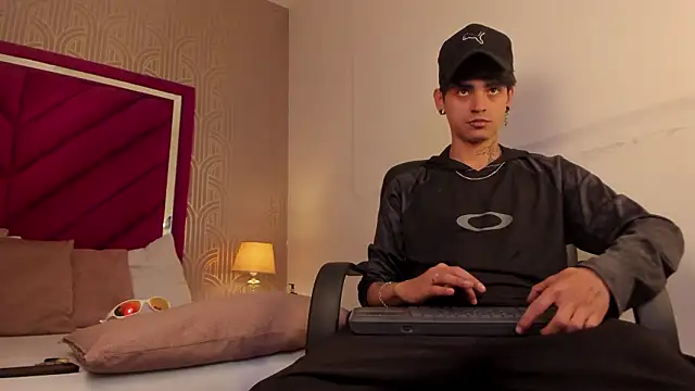 Snapshot of Dominic_Foxx chatting on March 9, 2:10 pm Dominic Foxx online show from March 9, 2:10 pm