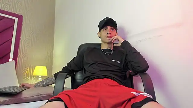 Snapshot of Dominic_Foxx chatting on March 10, 1:16 pm Dominic Foxx online show from March 10, 1:16 pm