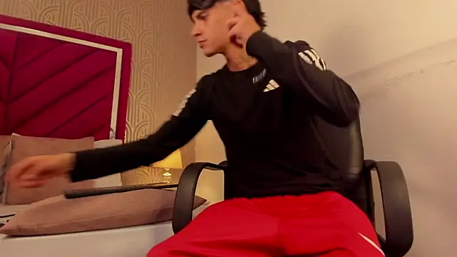 Snapshot of Dominic_Foxx chatting on March 16, 1:37 pm Dominic Foxx online show from March 16, 1:37 pm