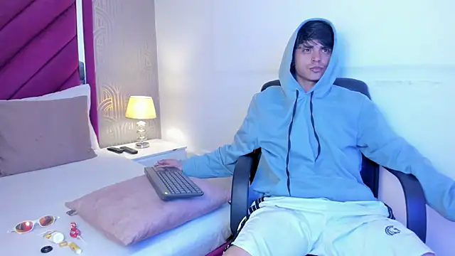 Snapshot of Dominic_Foxx chatting on March 24, 1:16 pm Dominic Foxx online show from March 24, 1:16 pm