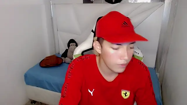 Snapshot of Street_poemm_ chatting on March 6, 3:36 am Street poemm online show from March 6, 3:36 am