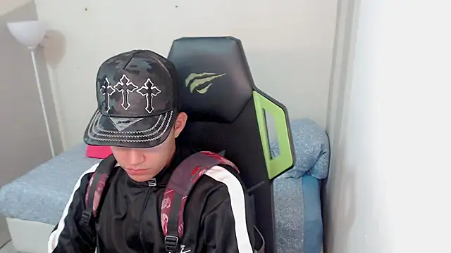 Snapshot of Street_poemm_ chatting on March 20, 9:19 pm Street poemm online show from March 20, 9:19 pm