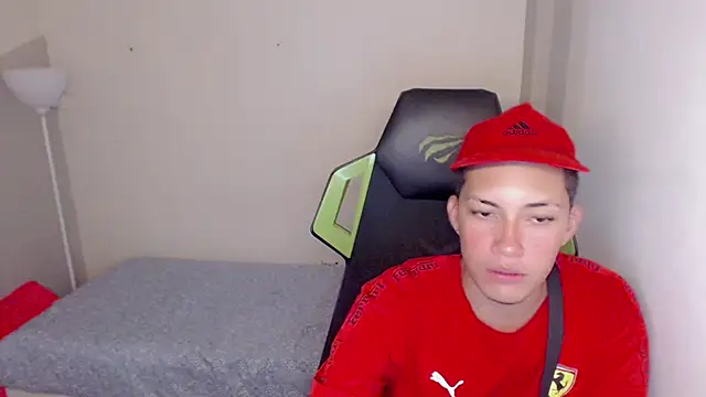 Snapshot of Street_poemm_ chatting on March 22, 10:35 pm Street poemm online show from March 22, 10:35 pm