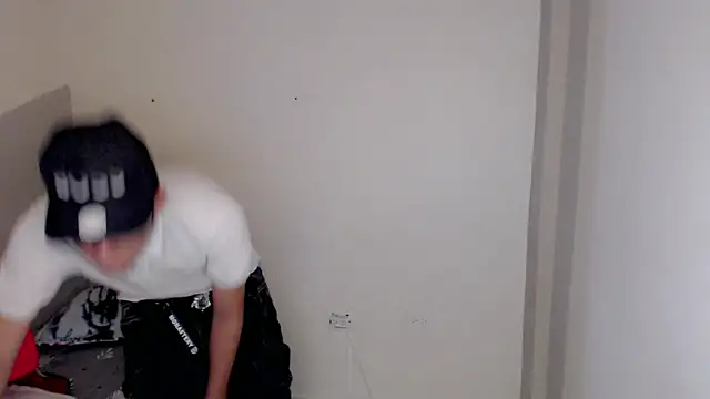 Snapshot of Street_poemm_ chatting on April 8, 8:31 pm Street poemm online show from April 8, 8:31 pm