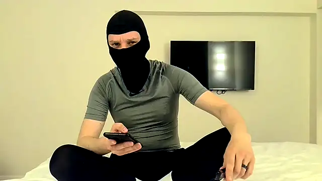 RyanRubber online show from March 23, 8:02 pm