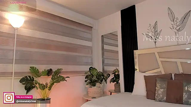 Snapshot of missnataly chatting on April 8, 10:32 pm missnataly online show from April 8, 10:32 pm