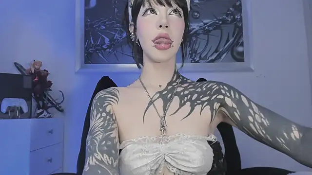 elledanielle online show from May 15, 5:25 am
