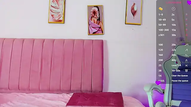 Snapshot of Zoow_bluussh chatting on March 28, 12:05 pm Zoow bluussh online show from March 28, 12:05 pm